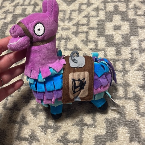 Fortnite Llama - Picture 2 of 4